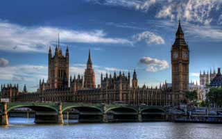 德甲榜首战最后十分钟太诡异，热度和换人顺序对不上（49图库官网那张伤停